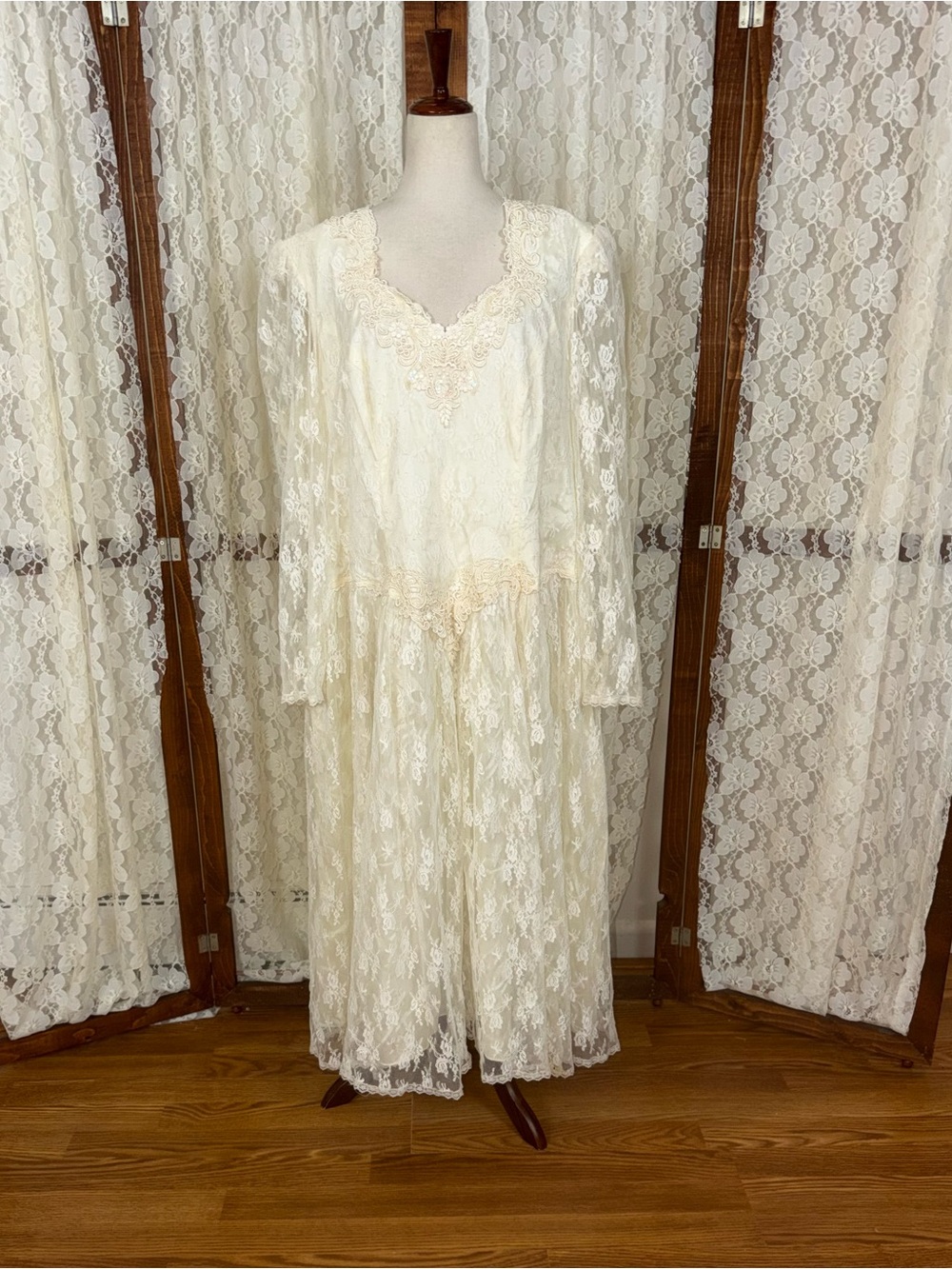 Beautiful Vintage 1980s DBS Collection Tea Length Wedding Dress